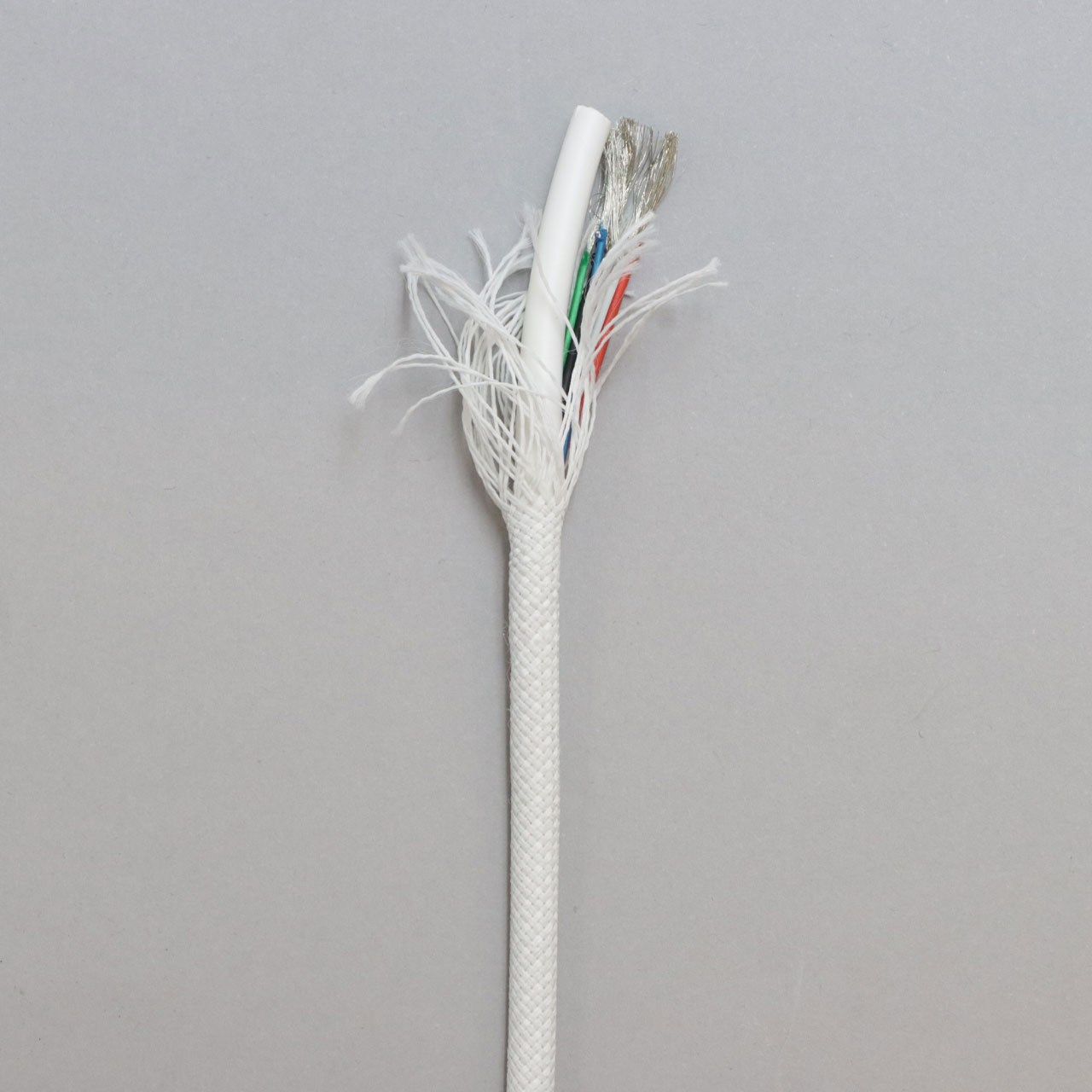 نمای دیگر کابل شارژ 1.2 متری فست QCY Type-C To Type-C مدل DC21 60W - سفید (گارانتی تعویض یکساله شرکتی)